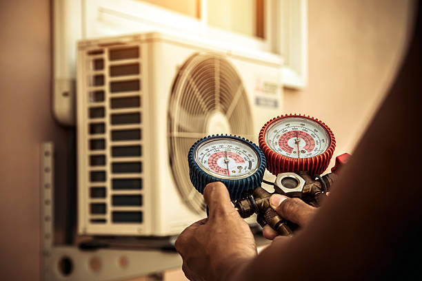 Professional Hvac technician working in Sorento, IL